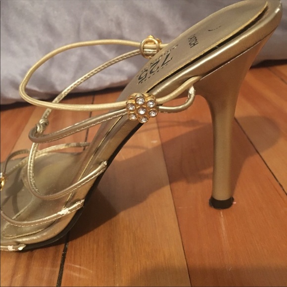 BUNDLE OF HEELS 3 PAIRS - Picture 3 of 6